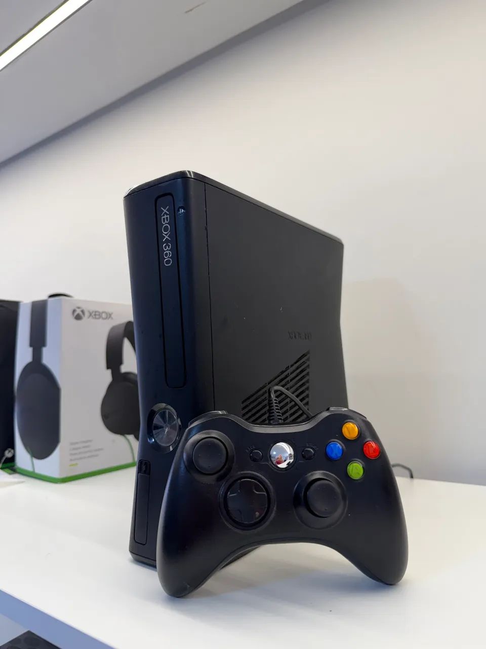 Xbox 360,perfeito estado,controle original com fio, tudo funcionando perfeitamente 