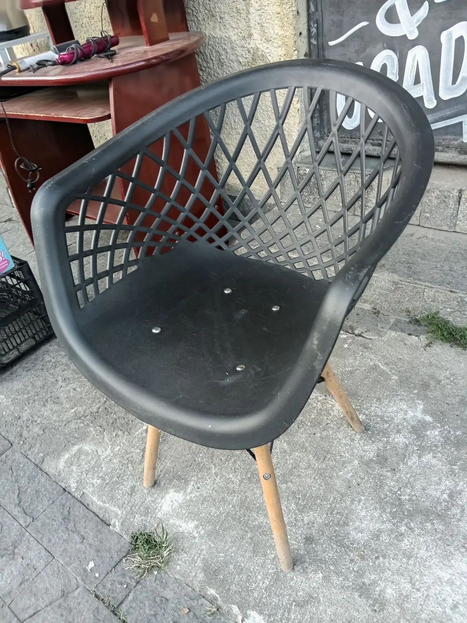 Cadeira ergomêtrica preta  - Foto 2