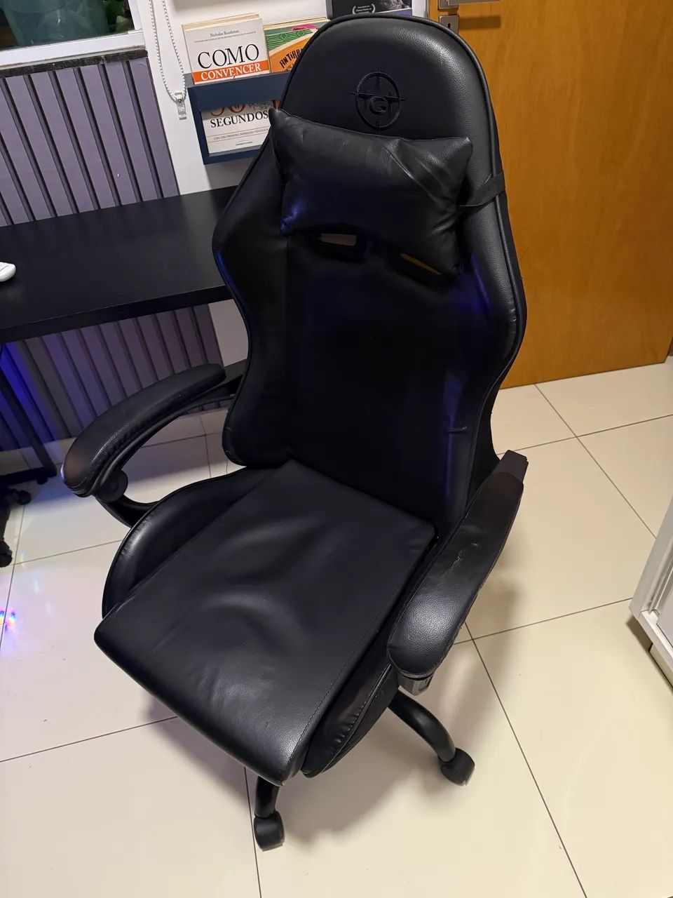 Heron Gaming Chair (Black)
