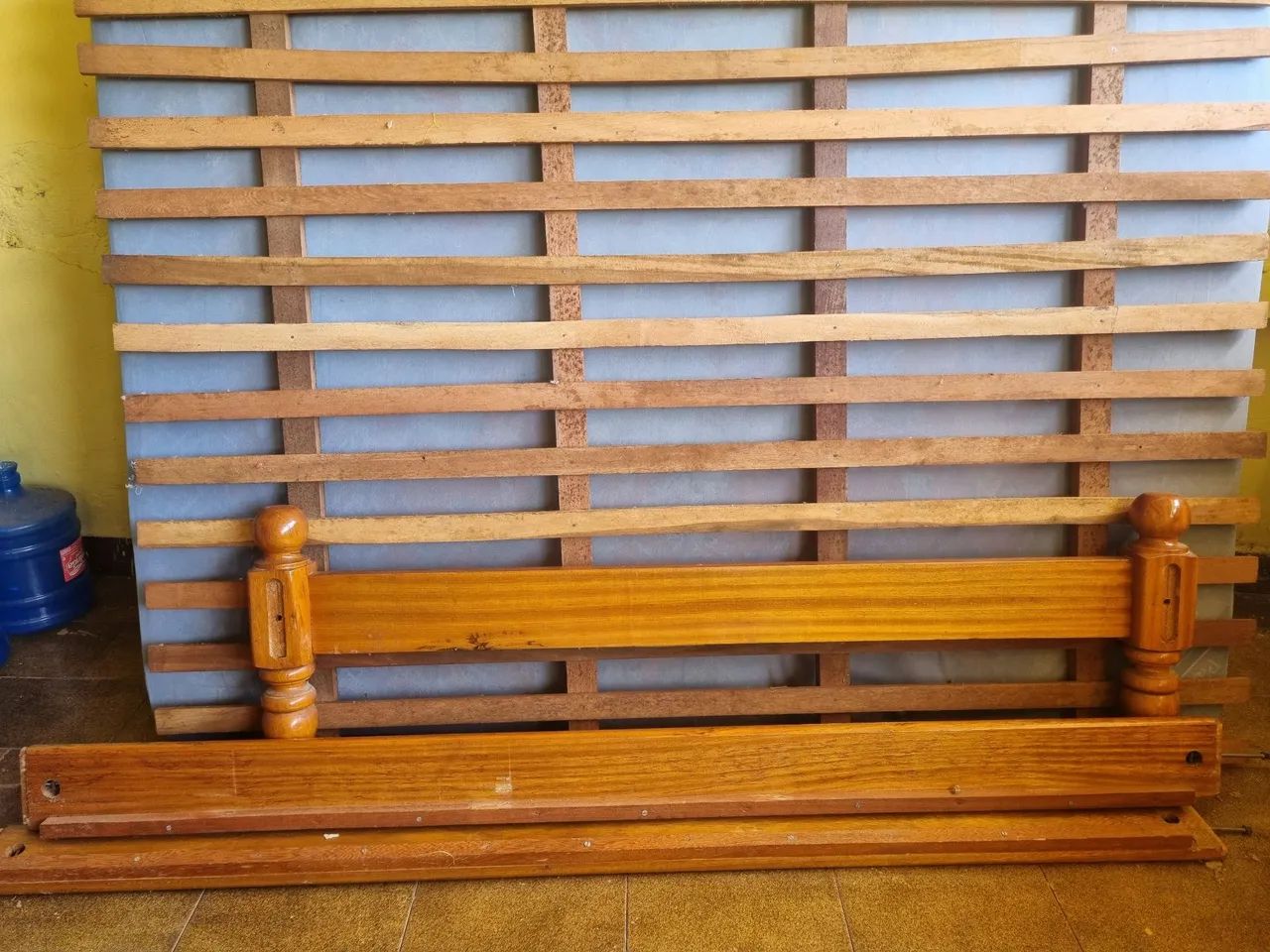 CAMA DE CASAL DE MADEIRA MACIÇA  - Foto 4