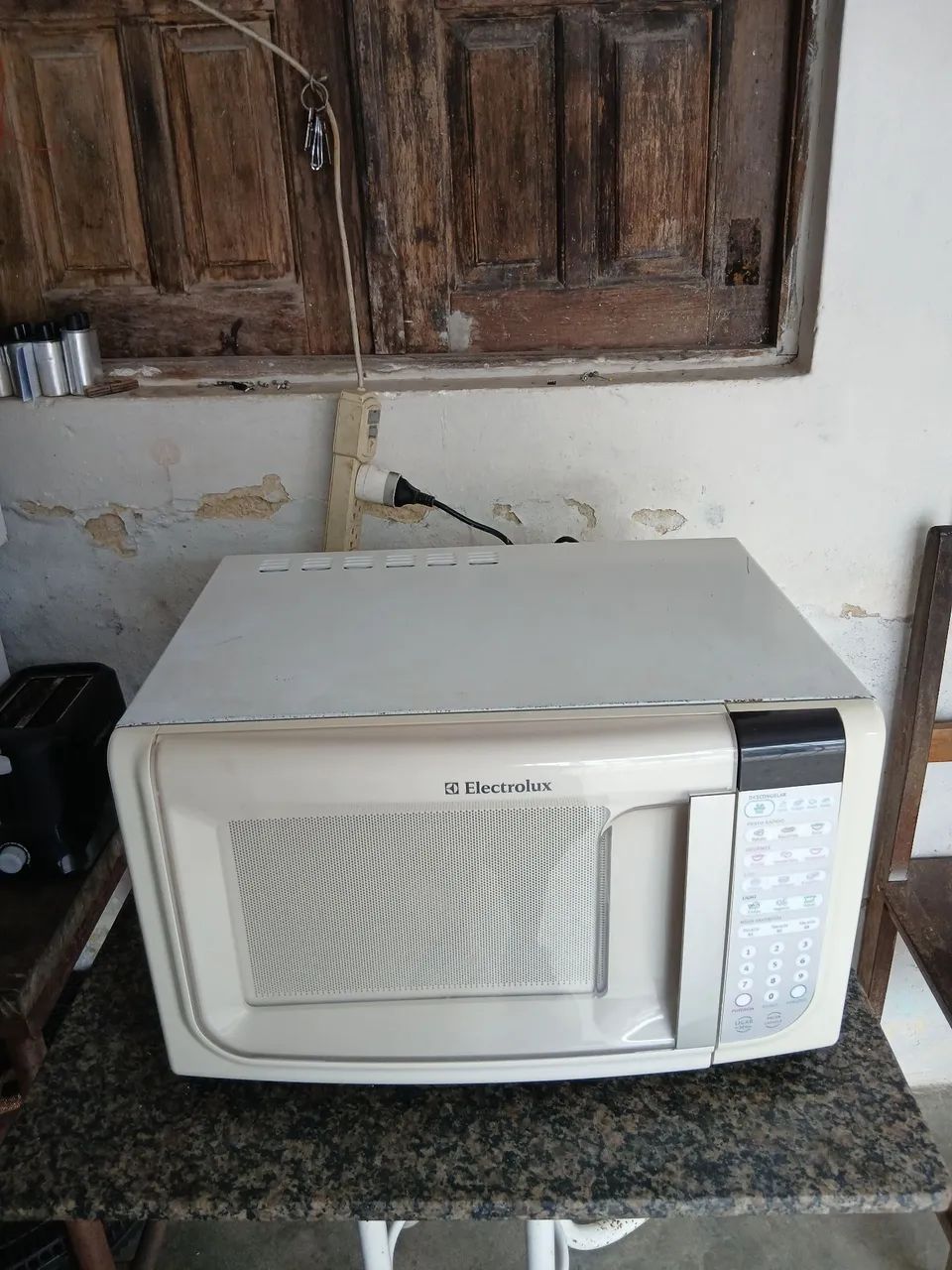 Micro-ondas Electrolux 30lts extra semi novo 