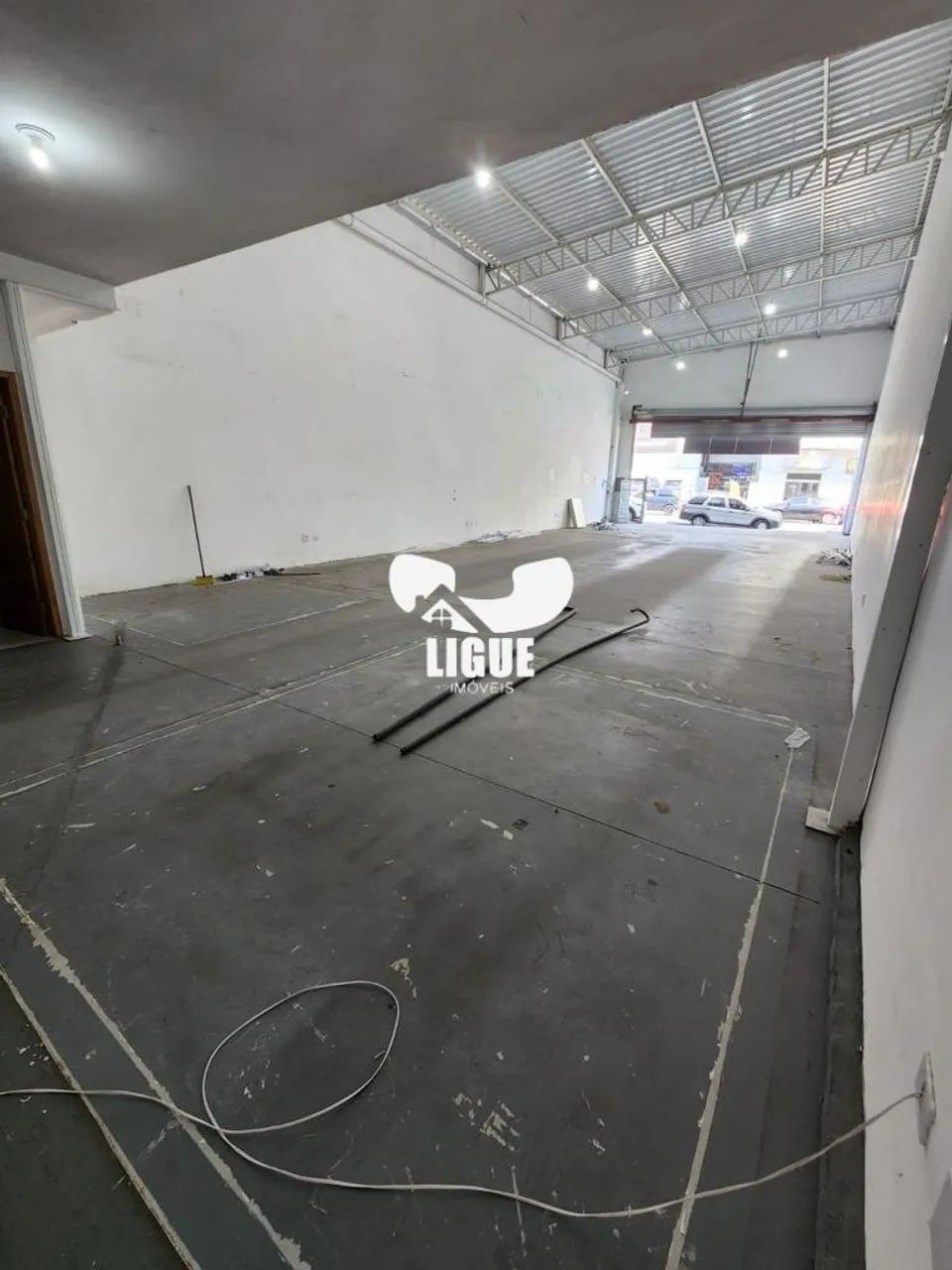 Galpão em Região comercial com grande Visibilidade