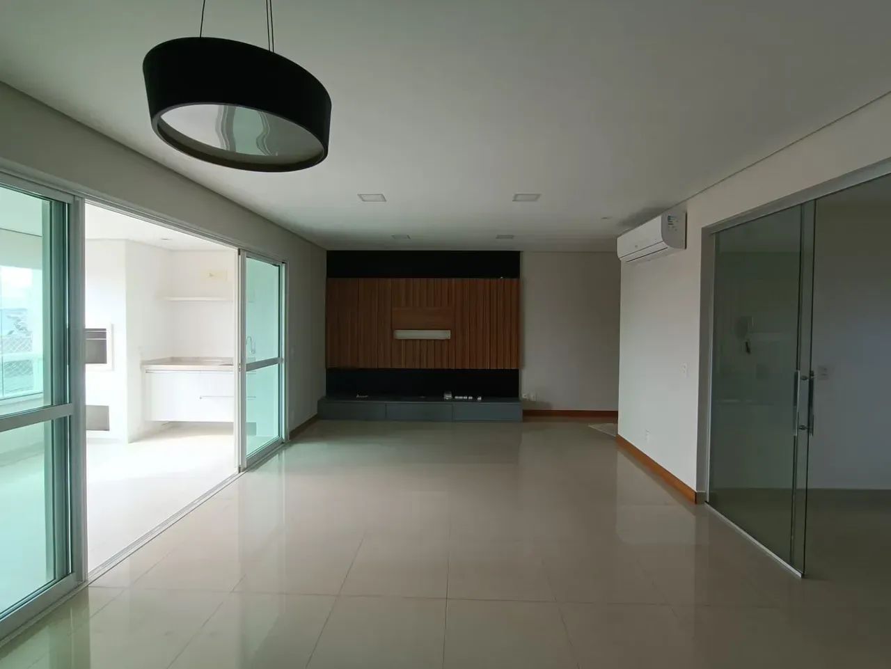 APTO CENTRAL, COM 3 SUÍTES - COND. IMPÉRIA - Foto 3