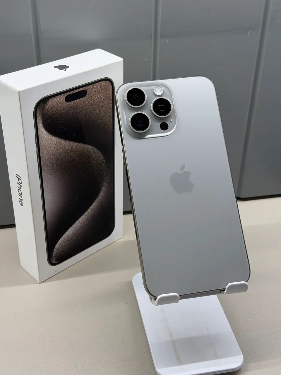 iPhone 15 pro Max 256gb Natural Titânio Semi Novo | Loja Física