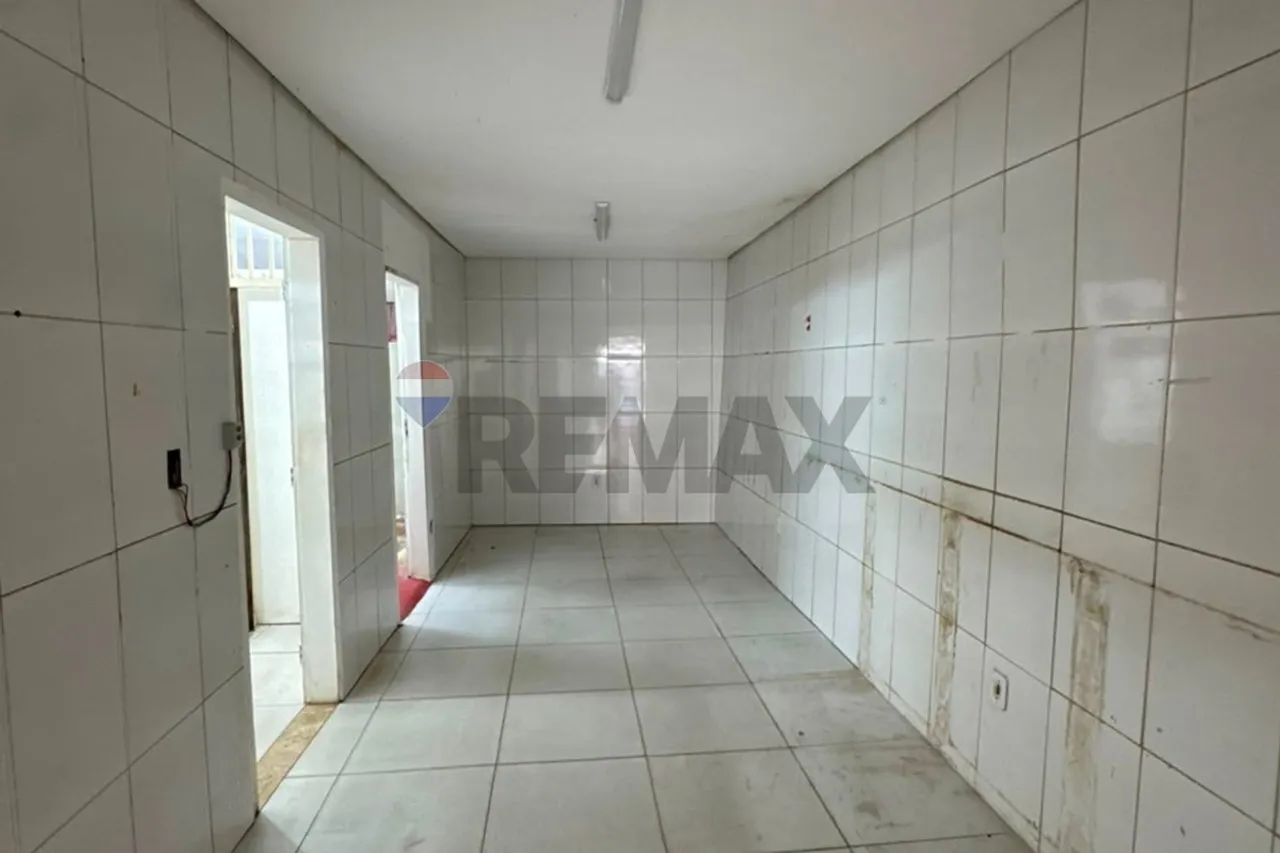 Ponto comercial de 112m² próximo à Praça da Bíblia - Foto 4