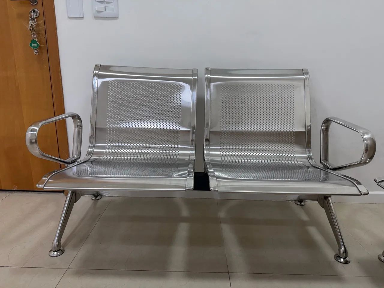 Longarinas para recepção em INOX - Foto 2