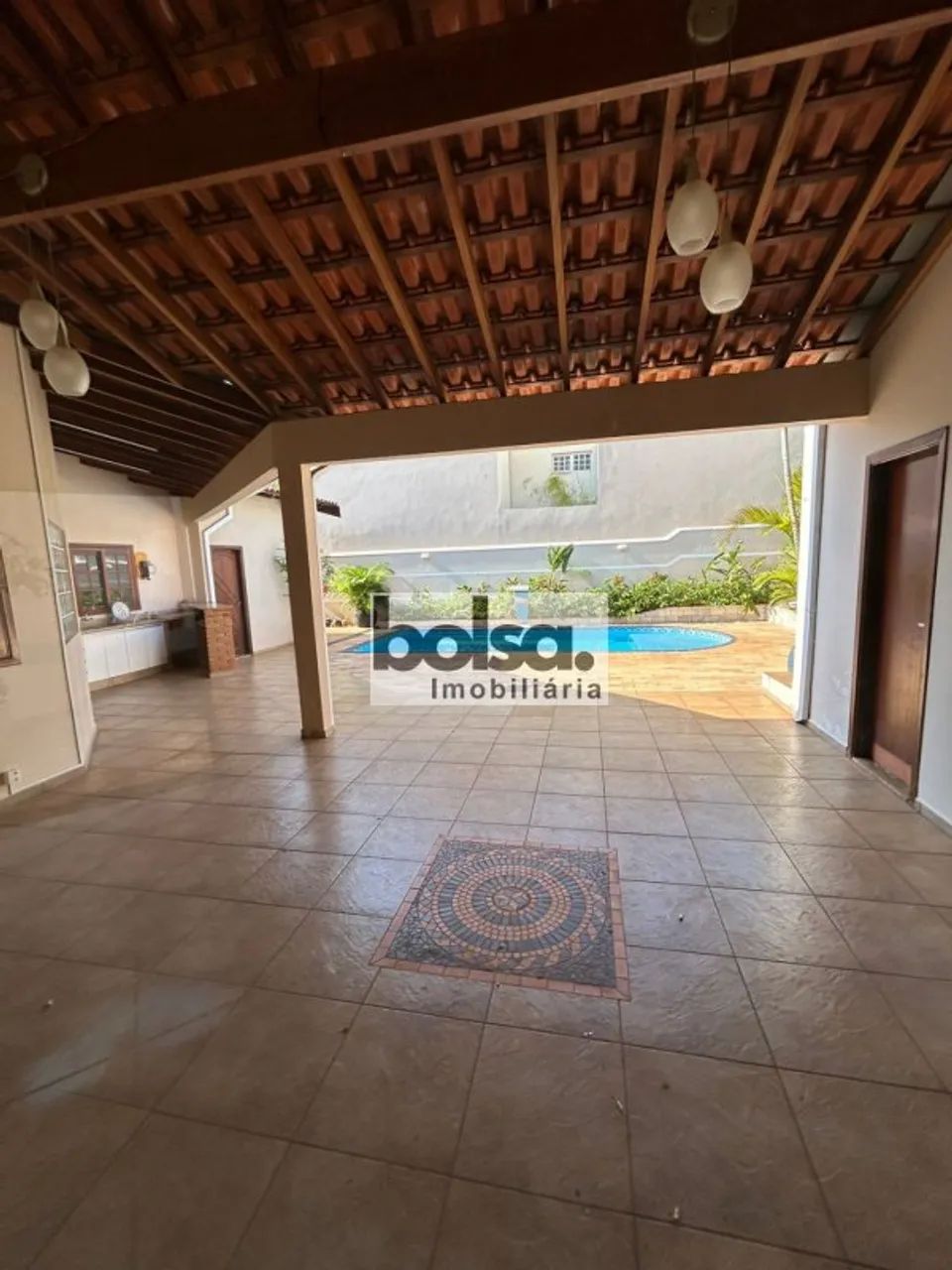 Linda casa ! térrea edificada em 2 lotes, 3 suítes - Foto 3