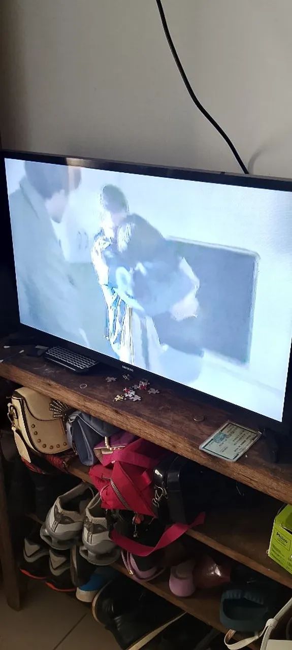 Vendo uma TV smat Samsung 32 polegadas  - Foto 2