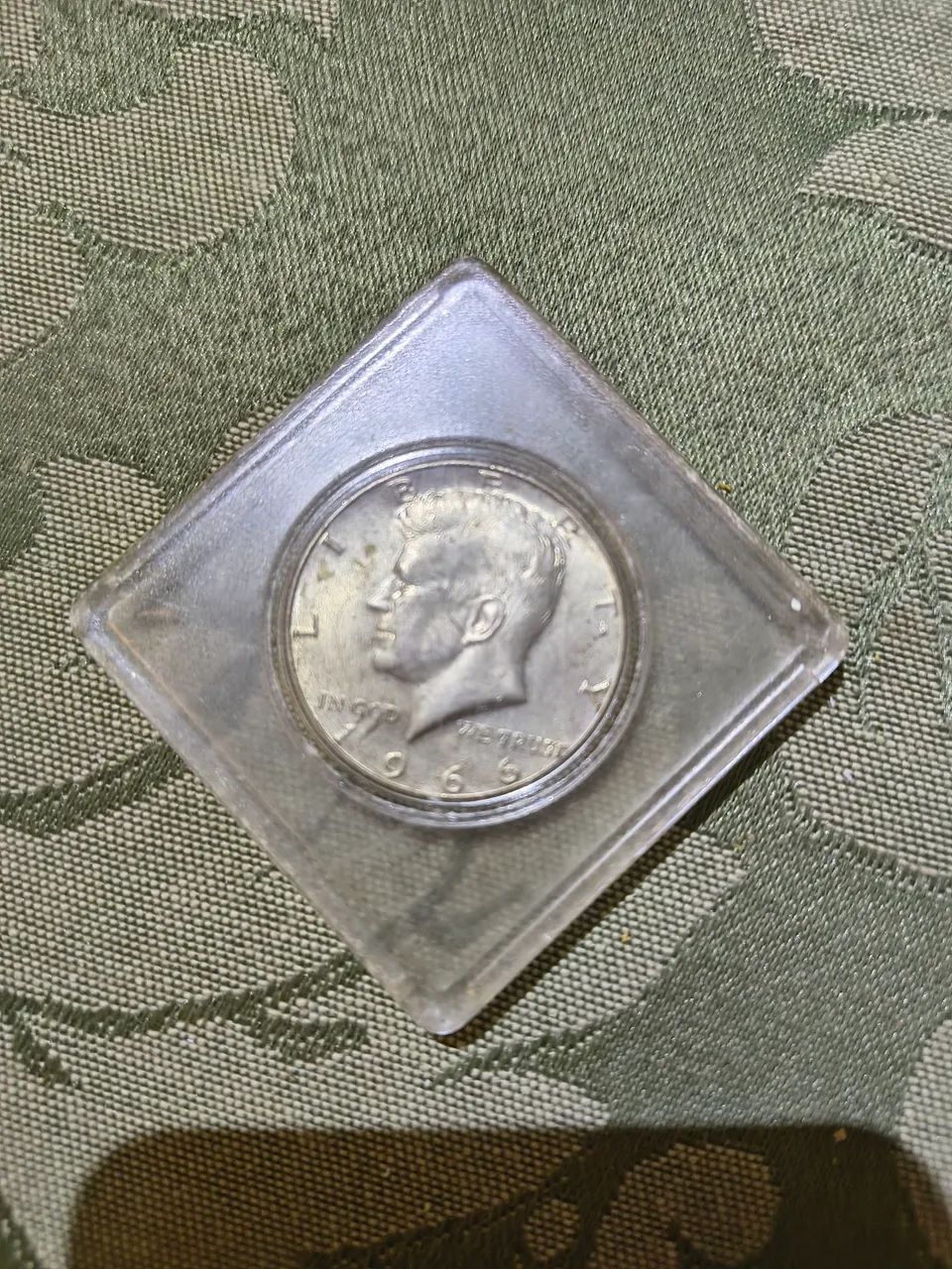 Moeda de Half Dollar com rosto do Kennedy (1966)
