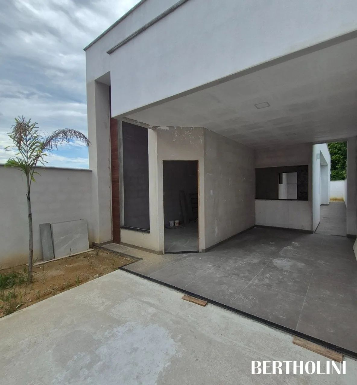 Casa recém construída de 3 quartos na região Central