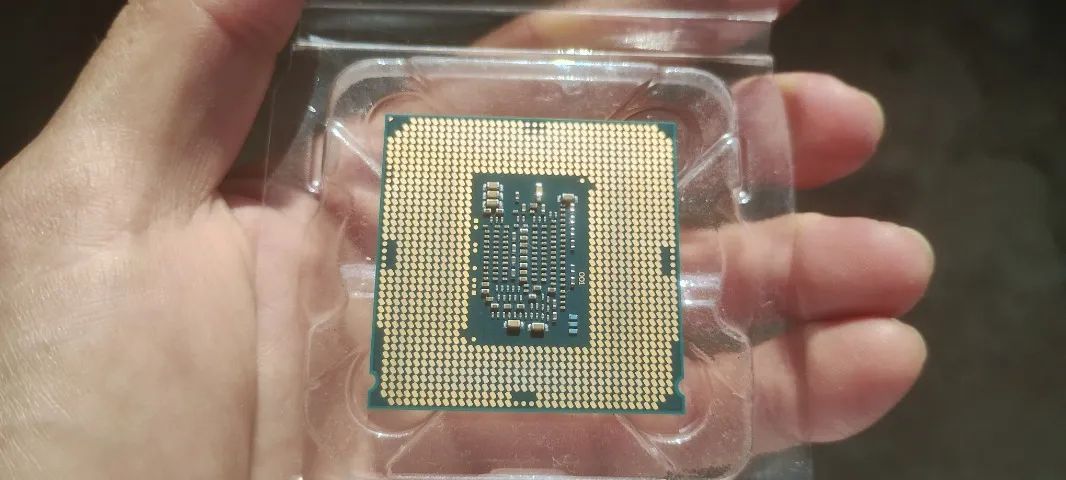 Processador Intel® Xeon® E3-1225 v5 - 3.30GHz - LGA 1151 - Com Gráficos Integrados - Foto 4