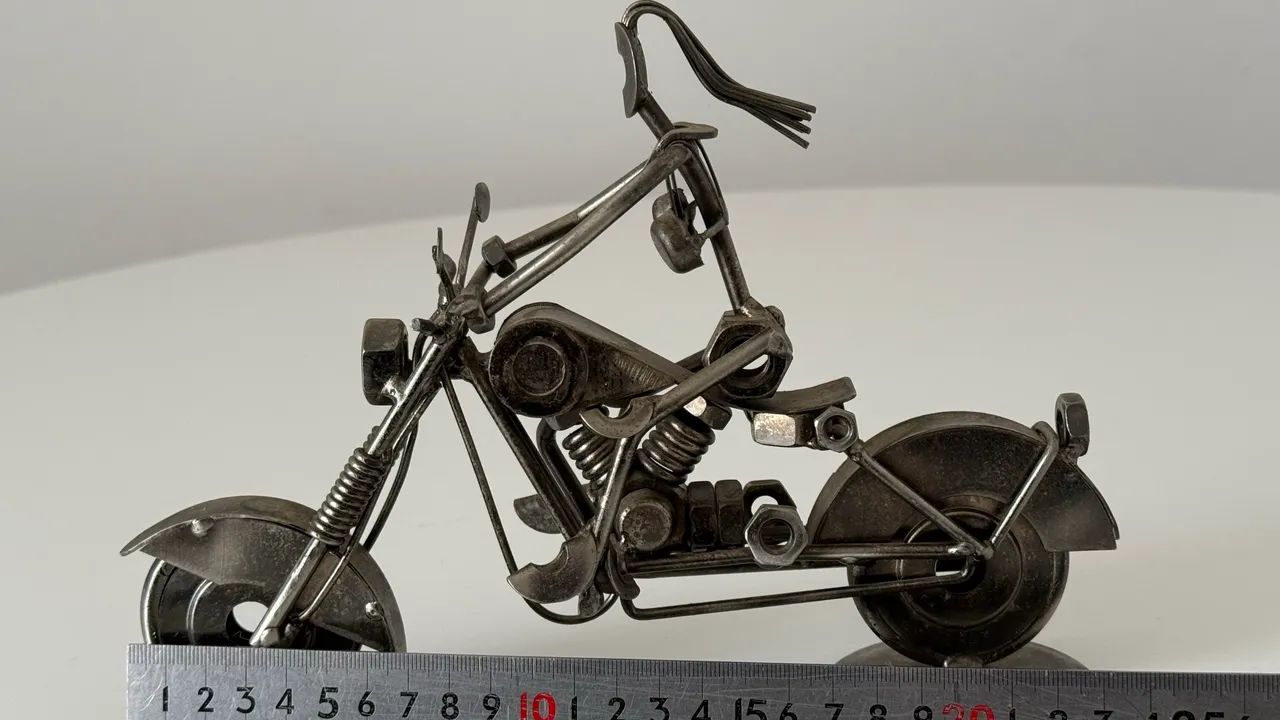 Motocicleta feita de ferro  - Foto 3