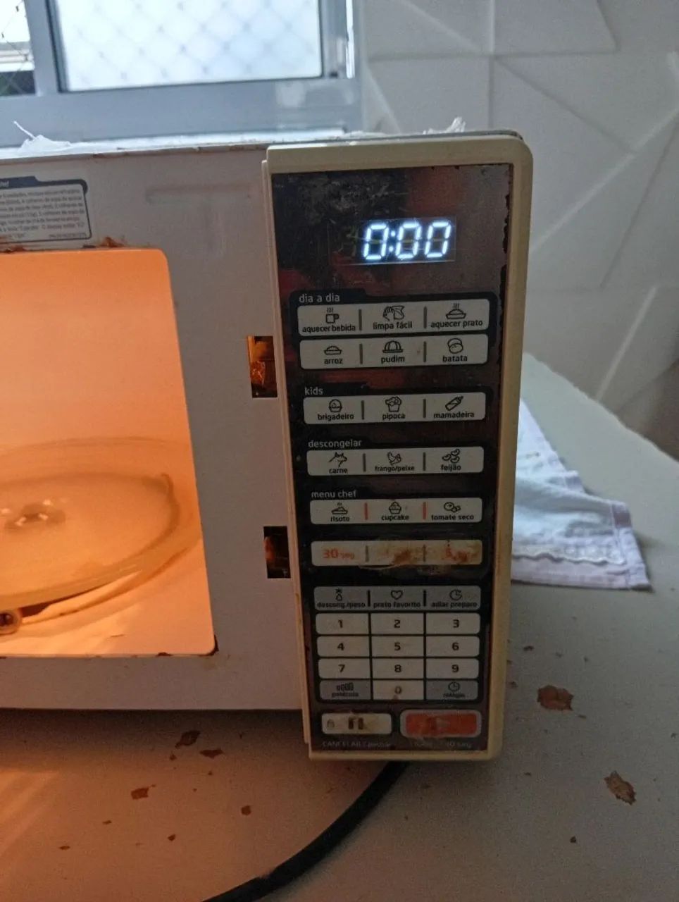 Microondas retirada de peças (funcionando perfeitamente) - Foto 2
