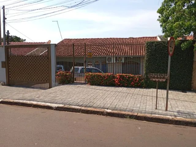 Casa Grande com Edícula e Piscina