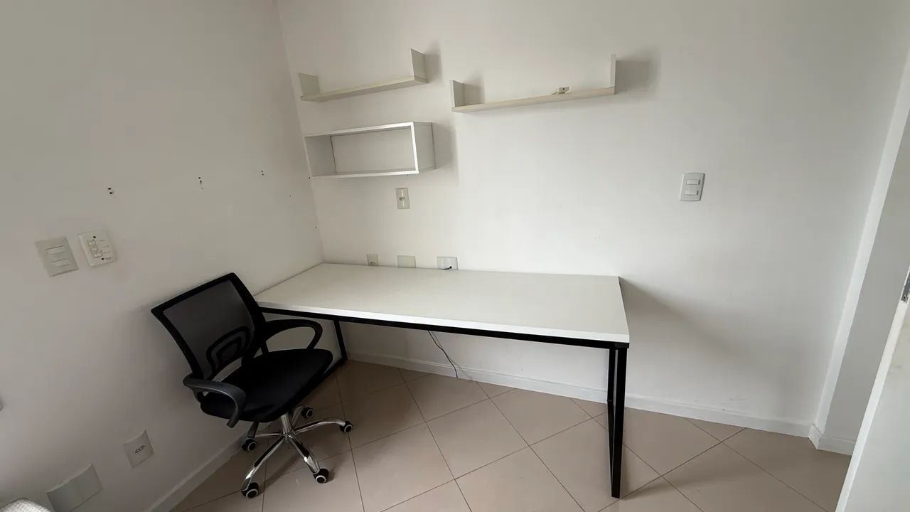 Vendo mesa e cadeira de escritório 