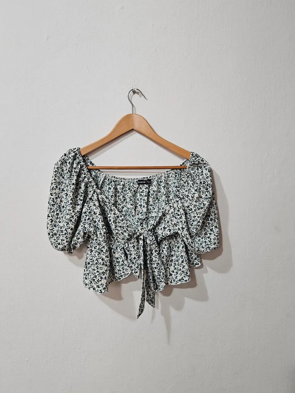 Conjunto florido de top e saia  - Foto 2