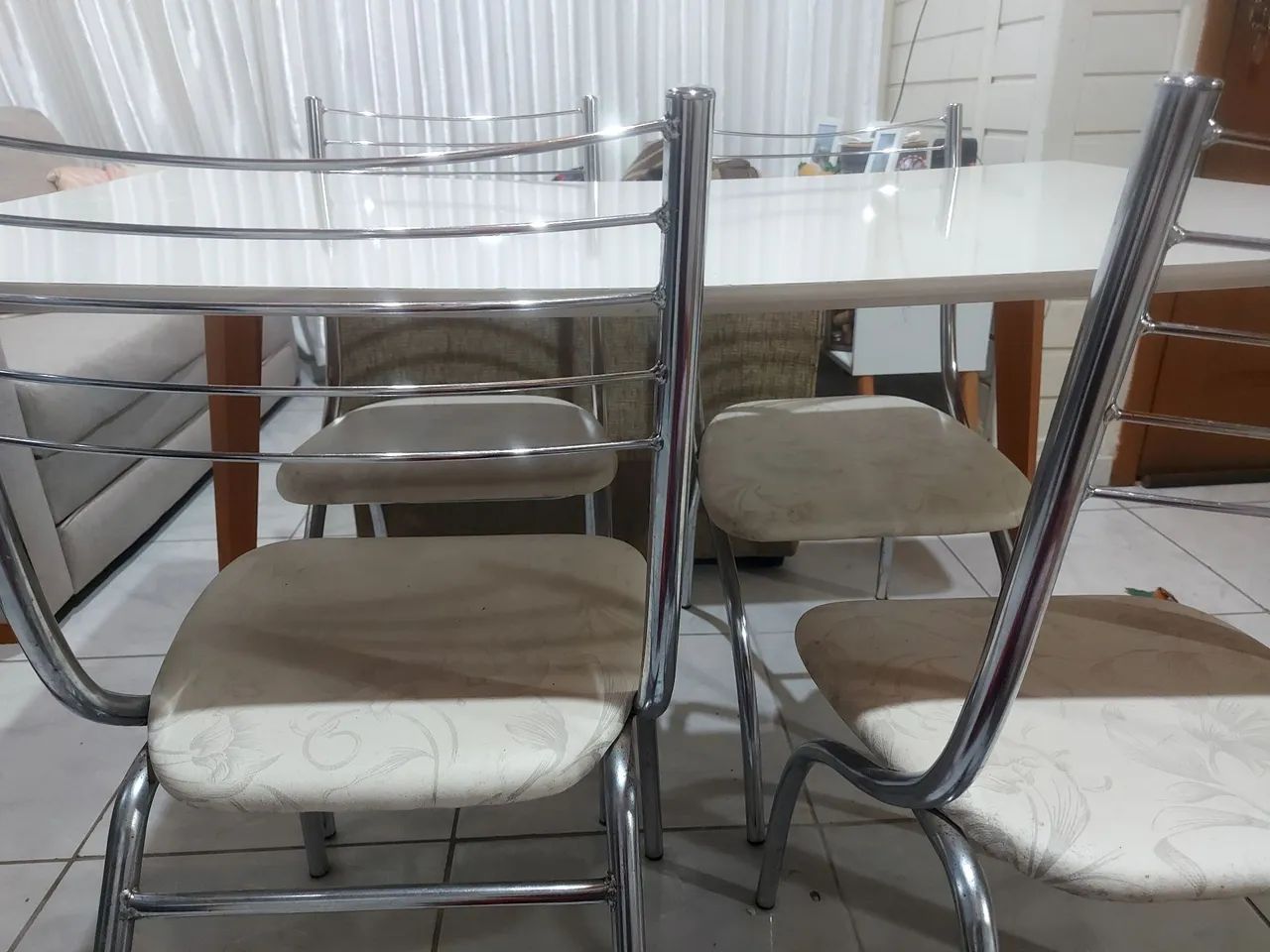 Mesa e cadeiras  - Foto 4