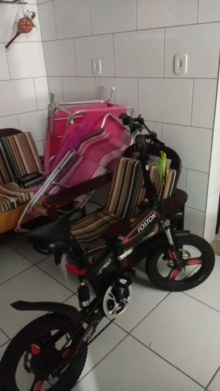 Bicicleta elétrica, tenho vídeos dela.