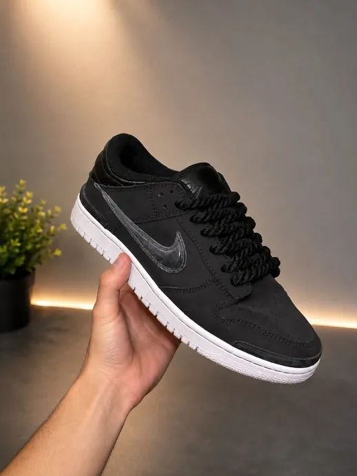 TÊNIS NIKE DUNK LOW PRETO - MUITO CONSERVADO - Foto 4