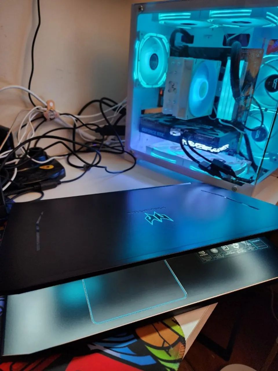 Notebook Acer Predator Helios 300 2020 usado - Foto 4