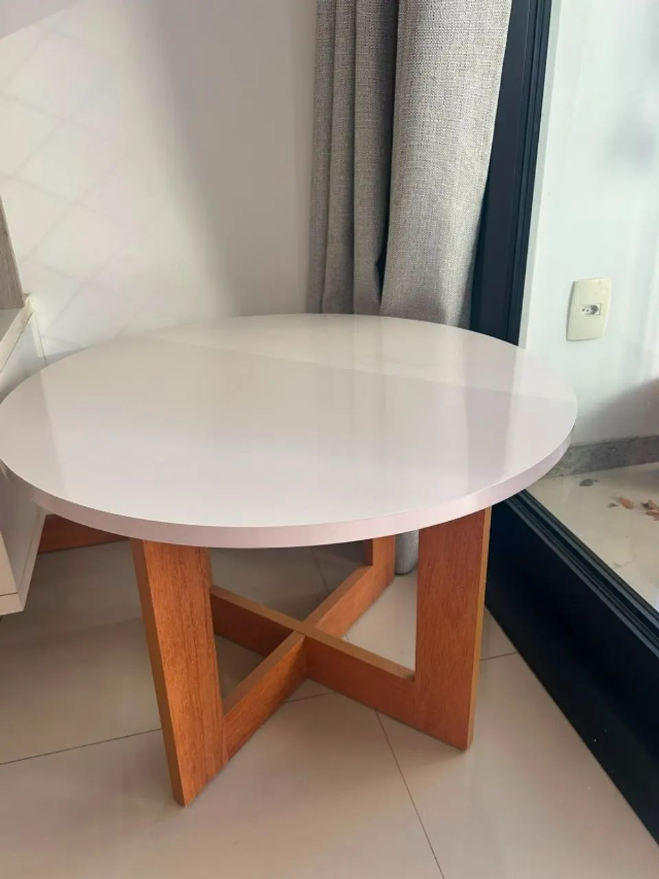 Mesa Lateral Redonda MDF