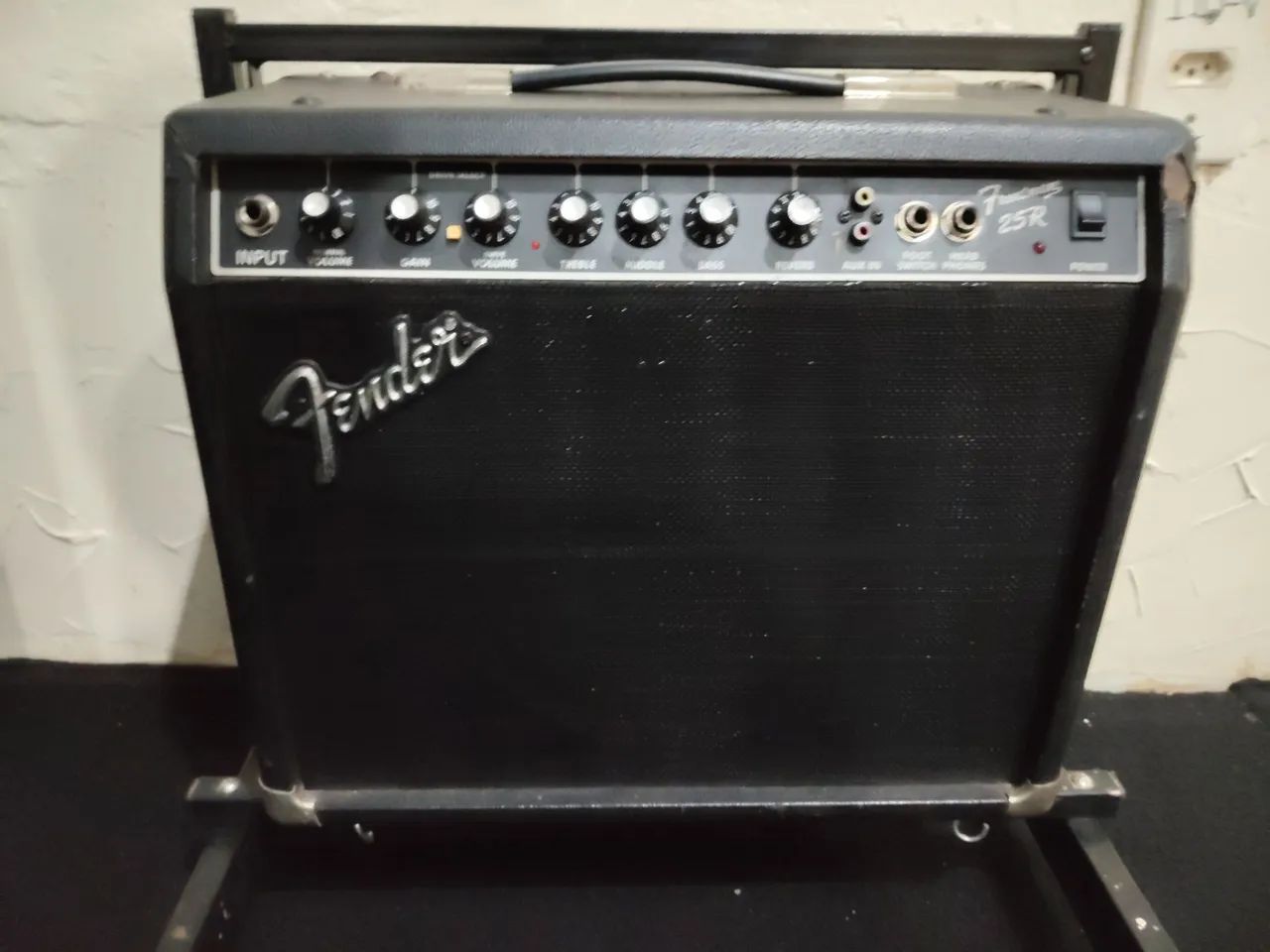 Fender frontmam 25R (227V)