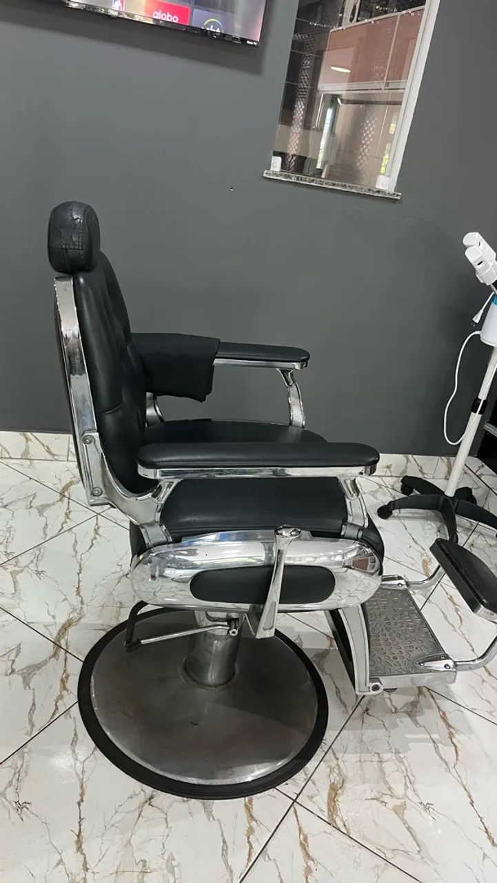 Bancada com espelho e cadeira para barbeiro profissional - Foto 2