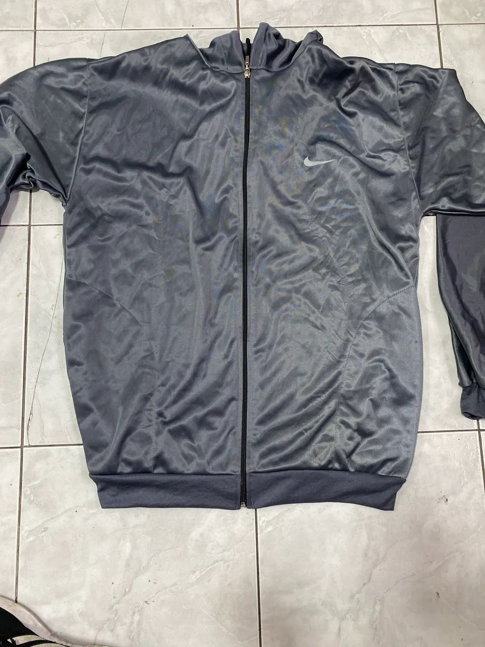 Jaqueta cinza da Nike  - Foto 2