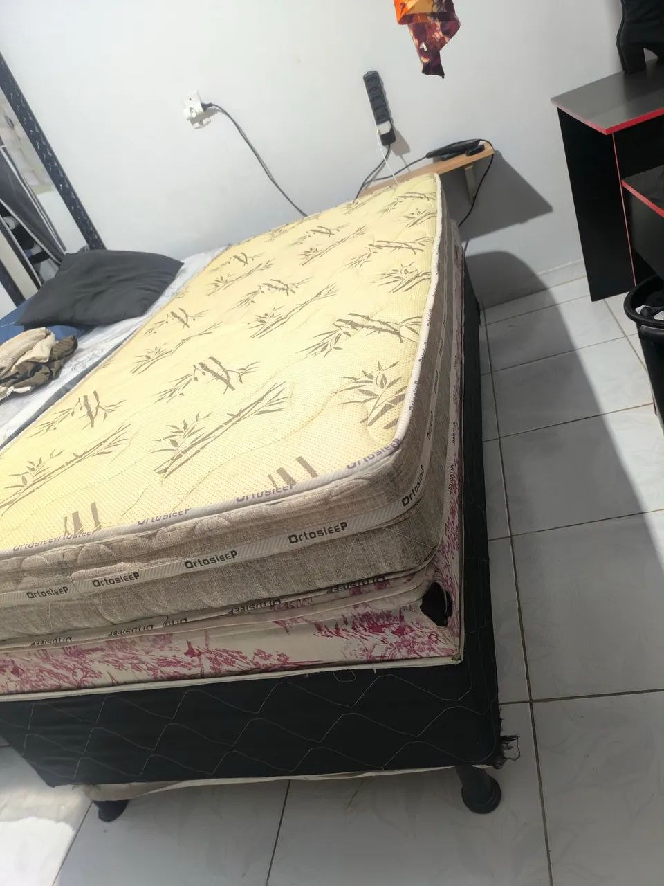Vendo Cama Box Solteiro