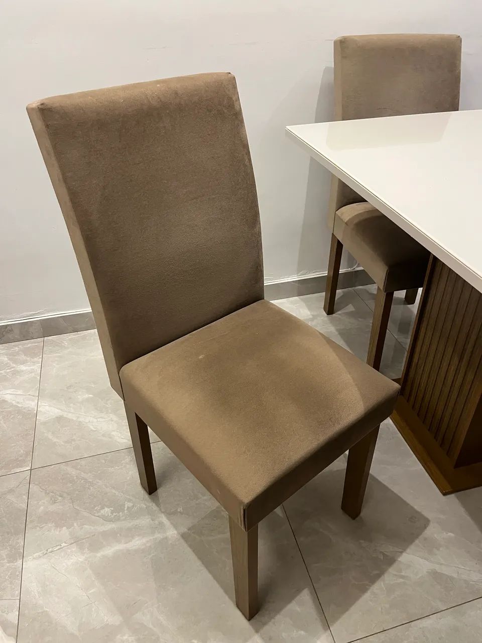 Vende mesa de jantar, quadrada com 4 cadeiras - Foto 3
