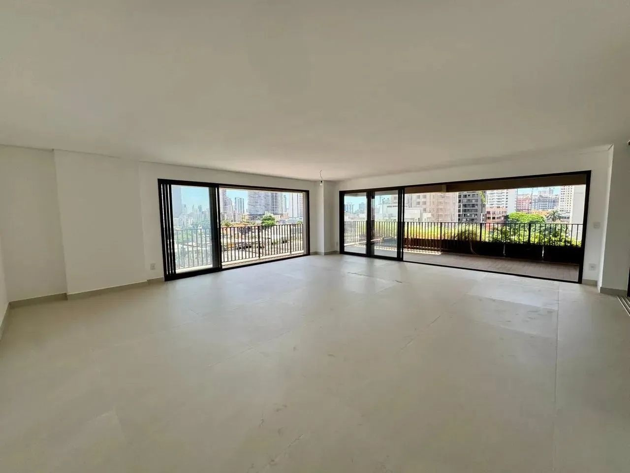 Imóvel para venda tem 245 metros quadrados com 4 quartos em Setor Bueno - Goiânia - GO