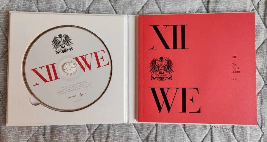 Álbum WE, do grupo de kpop SHINHWA Original coreano CD+Photobook