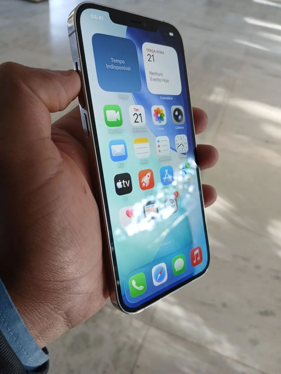 Vendo iphone 12 pro max - 128 gigas todo original impecável  - Foto 3