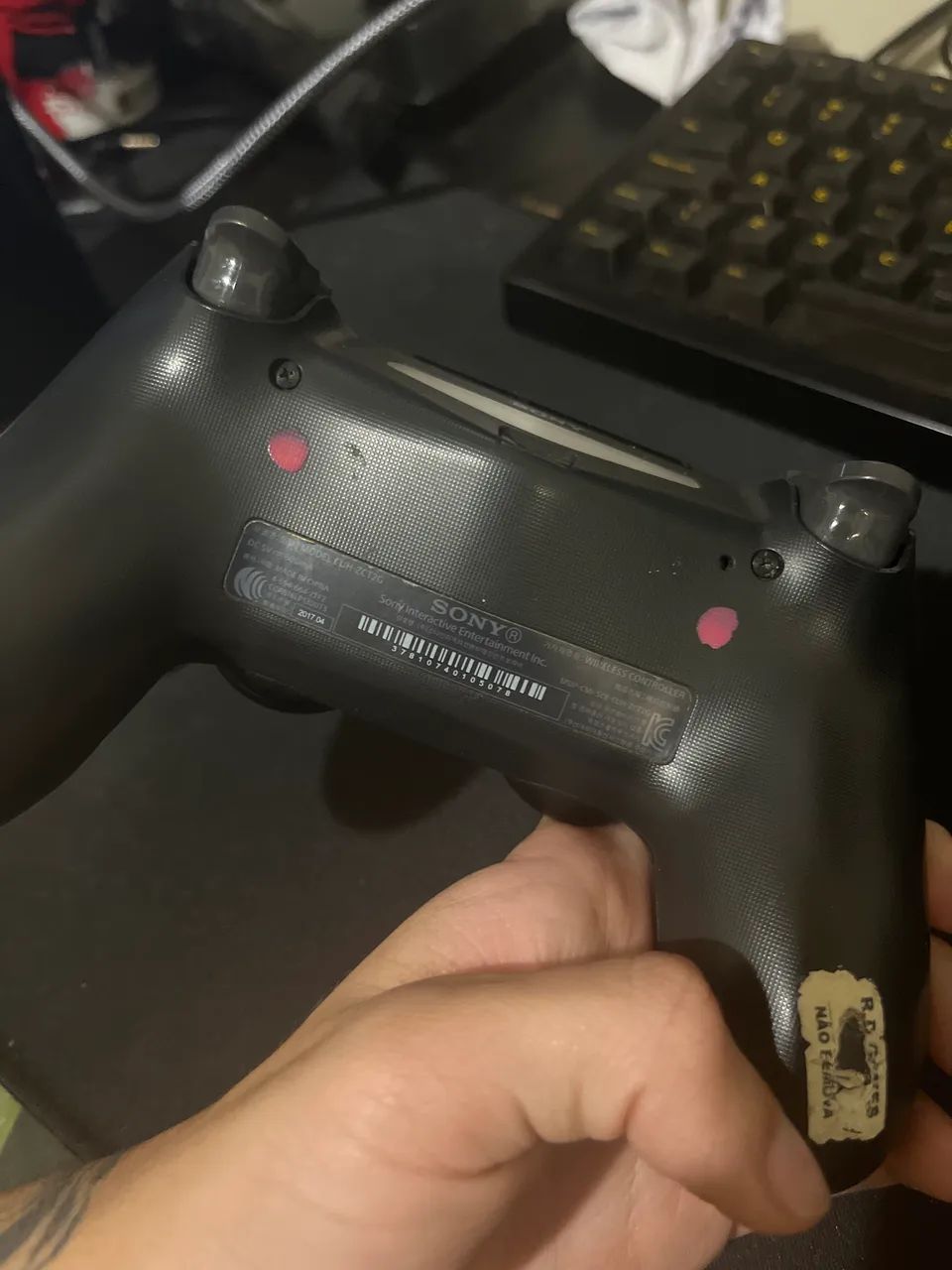 CONTROLE PS4 COM DEFEITO - Foto 2