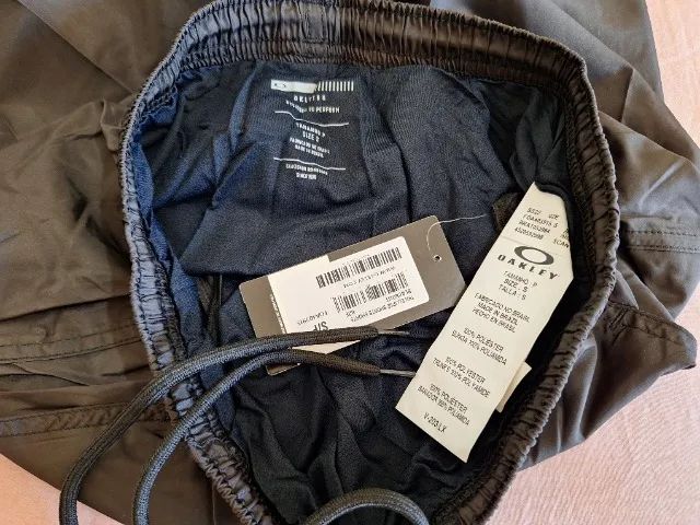 Bermuda Shorts Oakley com Forro Interno Tamanho P Original - Foto 4