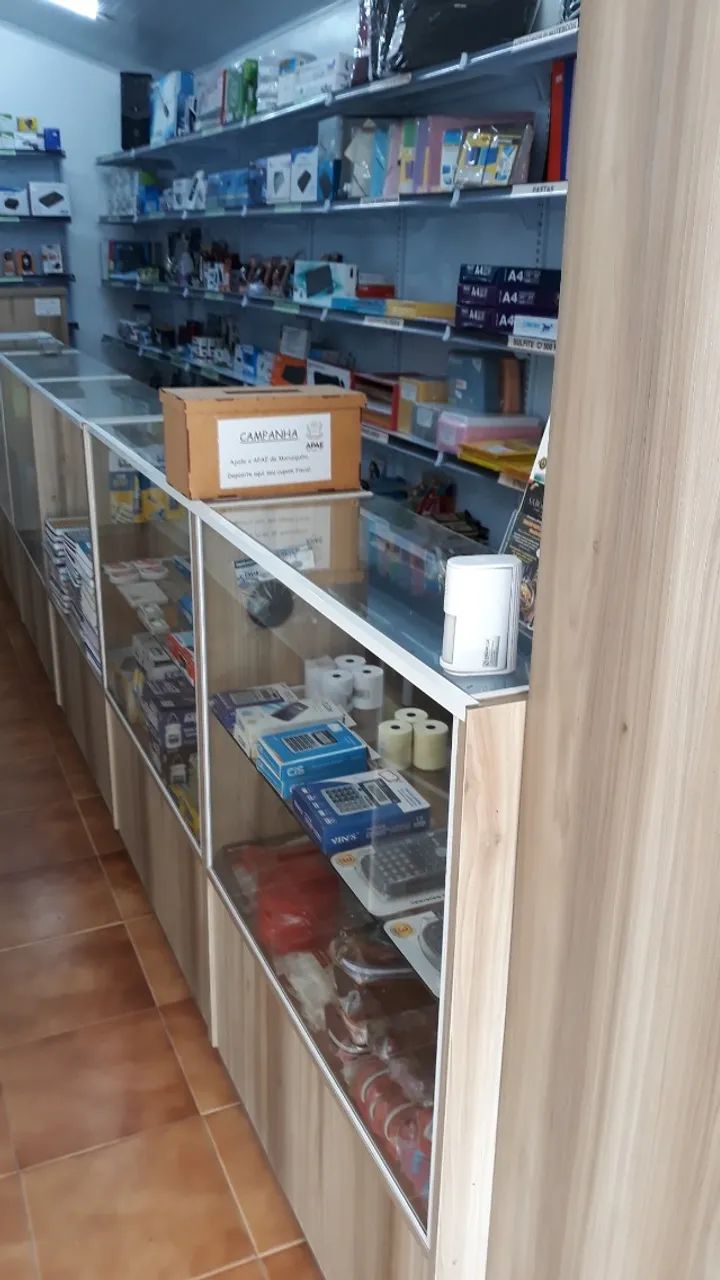 Balcões em madeira e vidro - reforçados - Foto 2
