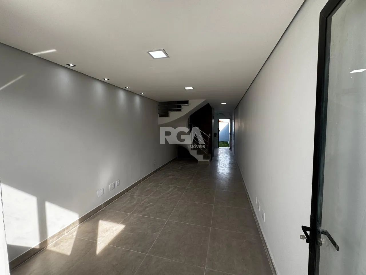 CASA GEMINADA DUPLEX COM 2 SUÍTES E QUINTAL  COPACABANA - Foto 4