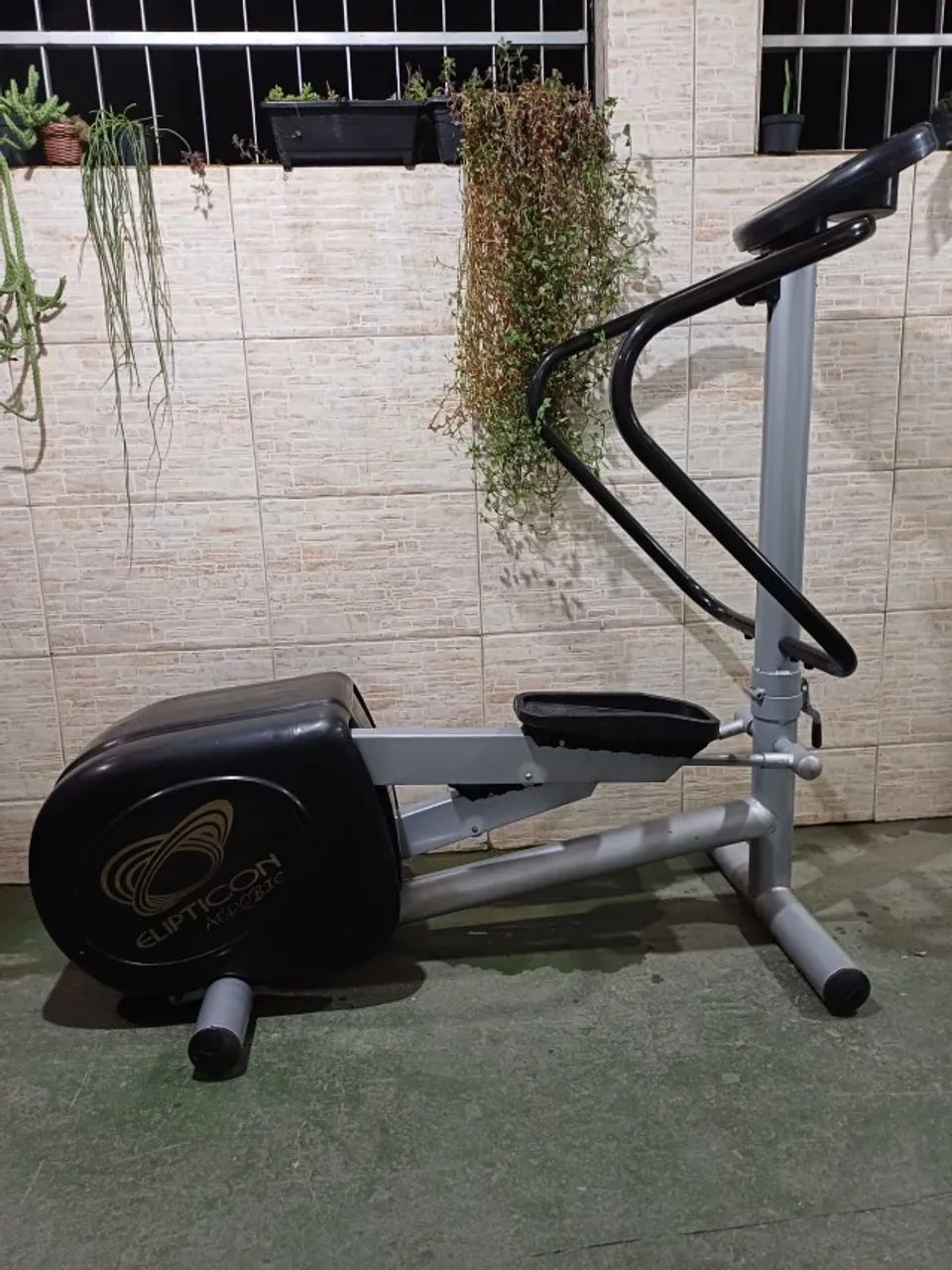 Eliptico profissional Moviment65163249211905122