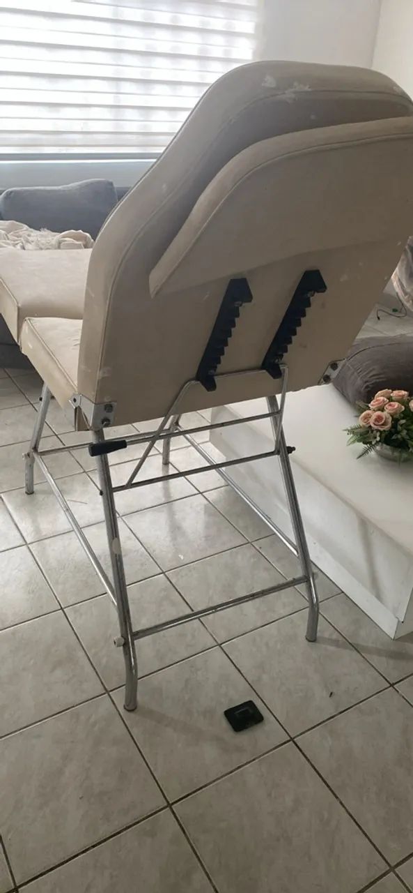 Vendo uma maca de massagem 