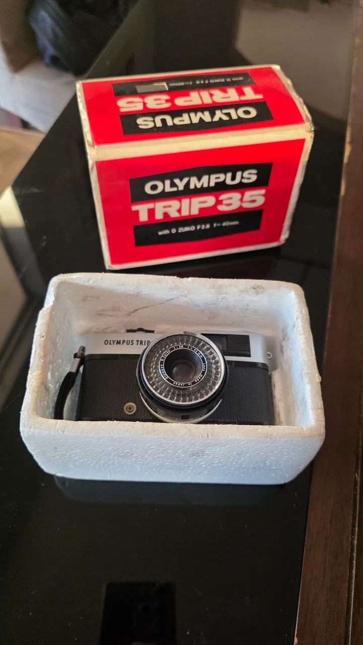Câmera fotográfica Olympus Trip 35 analógica funcionando nova na