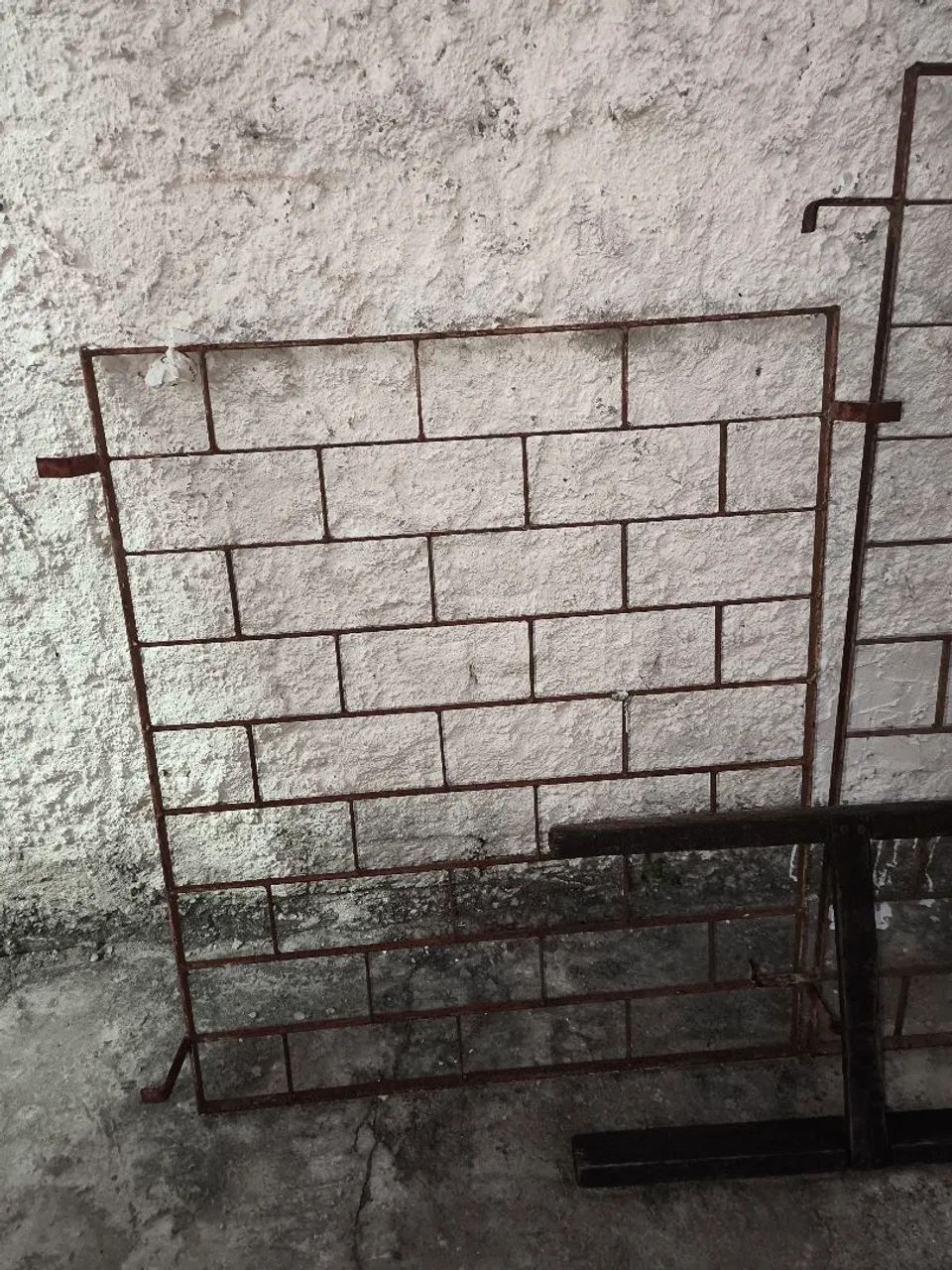 VENDO GRADE DE JANELA E PORTÃO - Foto 2