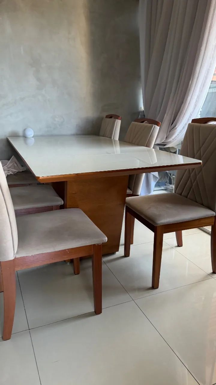 Mesa de jantar com 6 cadeiras