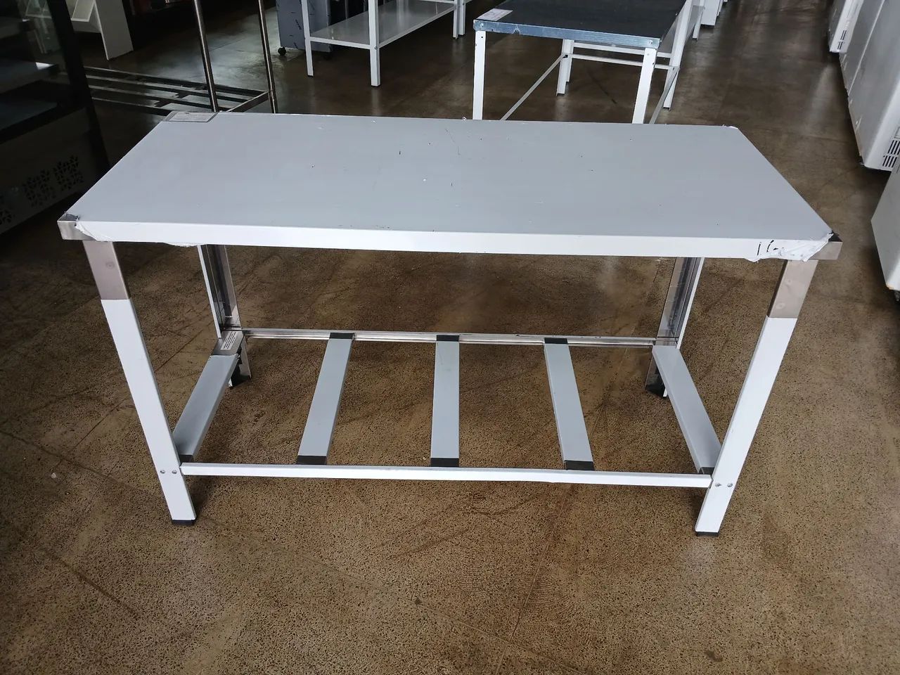 Mesa bancada inox 150x65 Gradeada toda Inox
