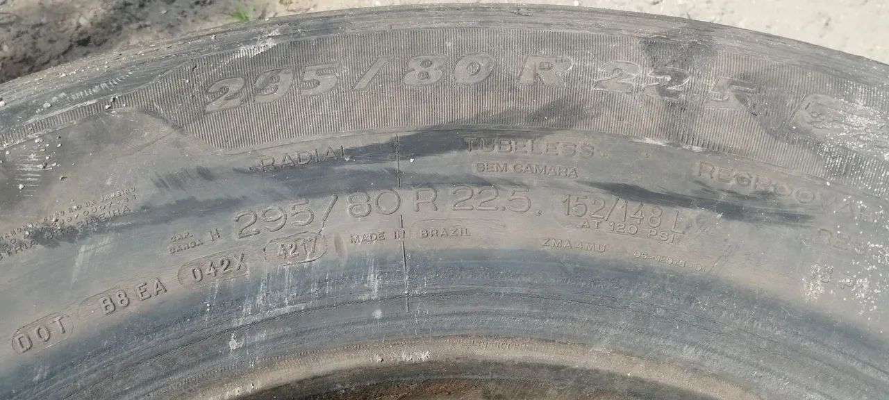 Pneu caminhão aro 295/80 R22.5 - Foto 6