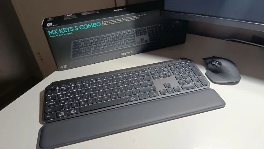 Logitech MX Keys S + MX Master 3S + Apoio | Caixa e Garantia