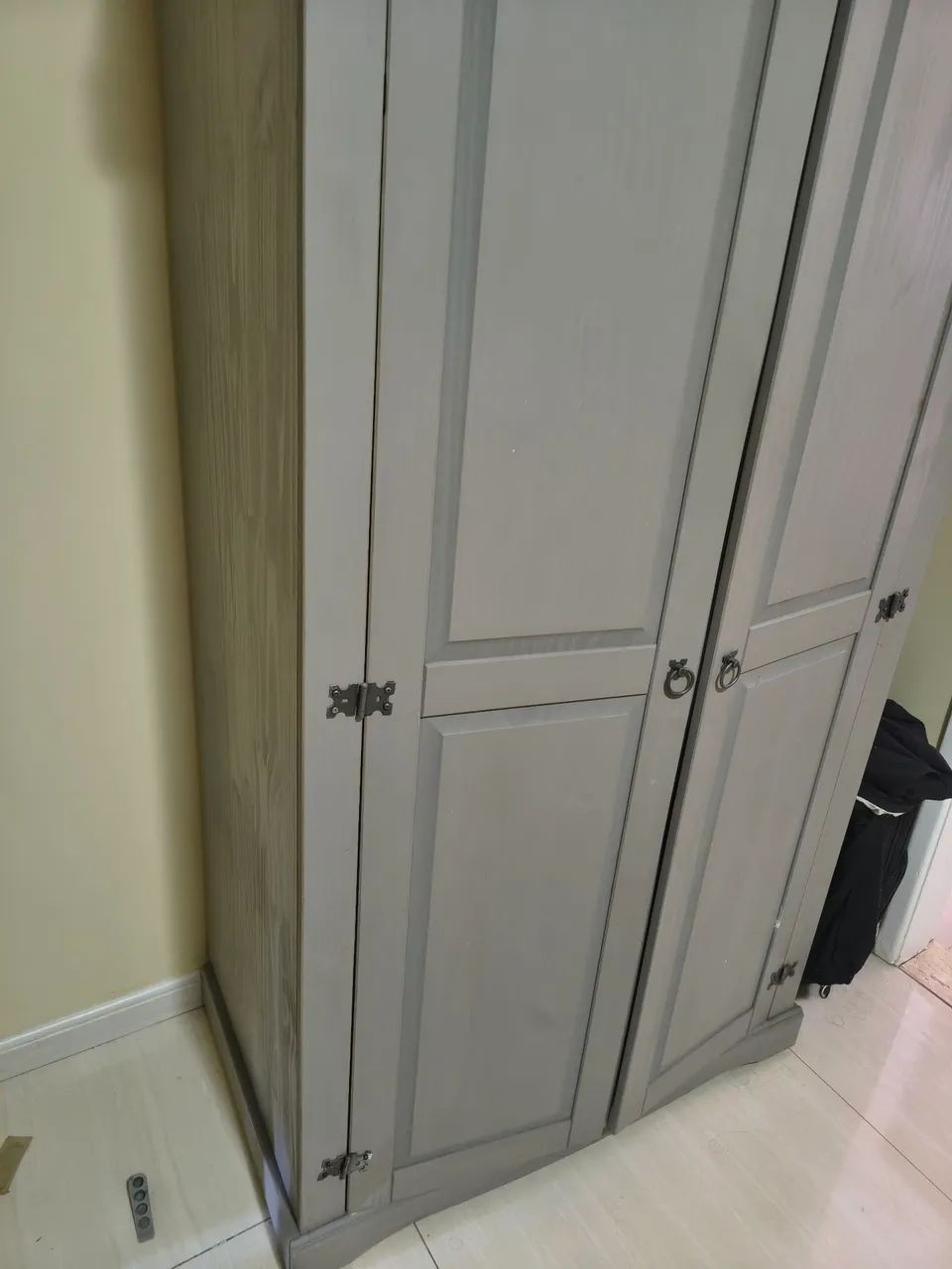 Vendo Guarda roupa 2 portas - Foto 2