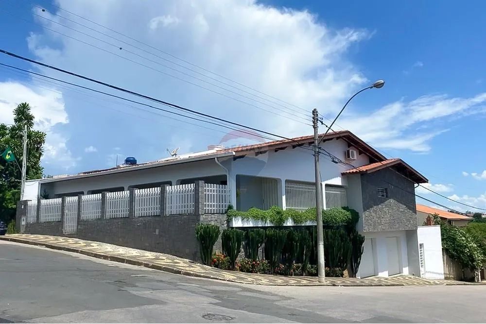 Casa à venda no Centro de Capivari  Rua Saldanha Marinho