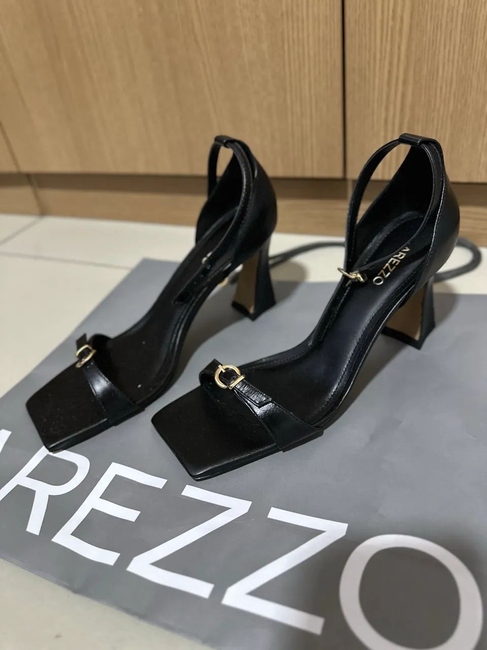 Linda sandália AREZZO - Foto 2