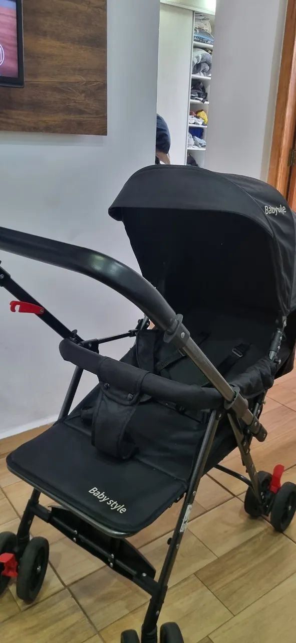 Carrinho de bebê com alça reversível  - Foto 3