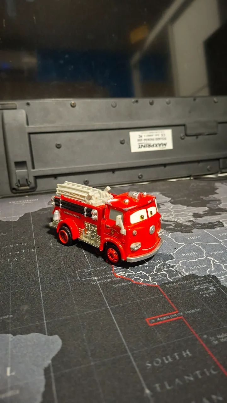 Disney Pixar Cars - Ruivo bombeiro - Foto 2